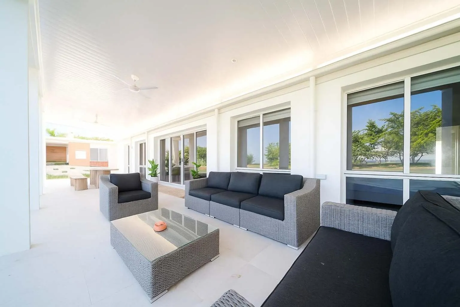 Semesterbostad Perfection In Pallarenda With Pool & Studio Apt